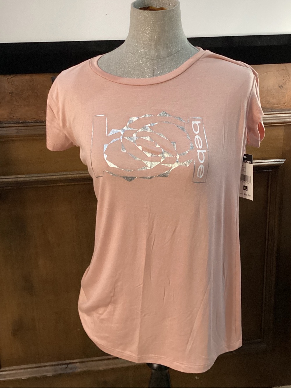 NWT SIZE XL bebe Blush Pink Short Sleeve Tee with Silver Foil Logo